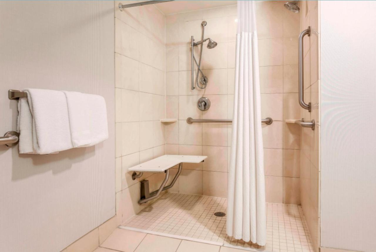 Отель Courtyard By Marriott Amarillo Downtown Экстерьер фото