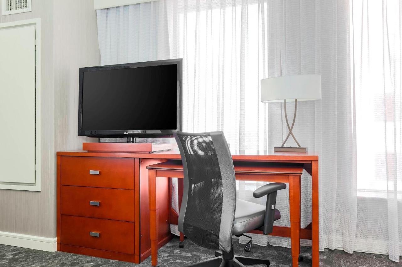Отель Courtyard By Marriott Amarillo Downtown Экстерьер фото