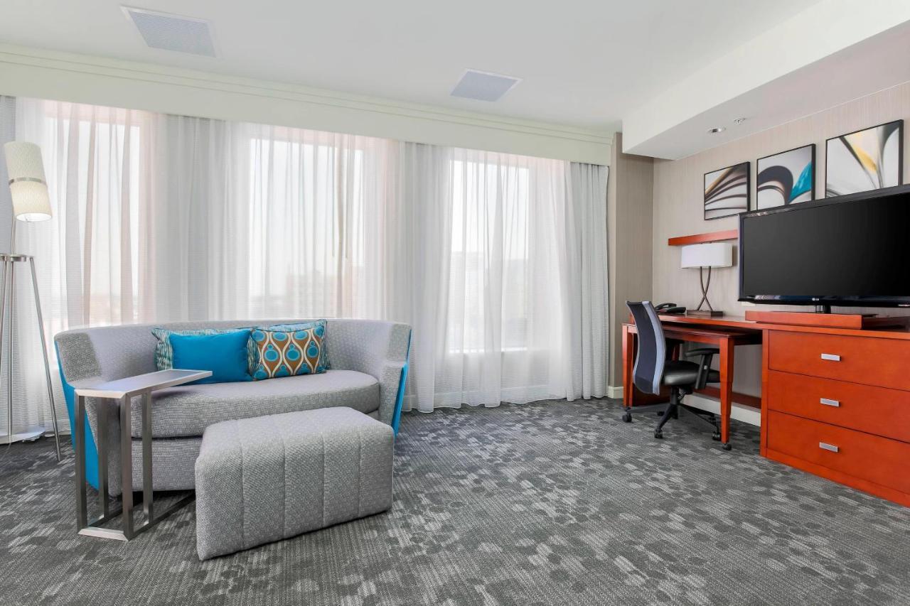 Отель Courtyard By Marriott Amarillo Downtown Экстерьер фото