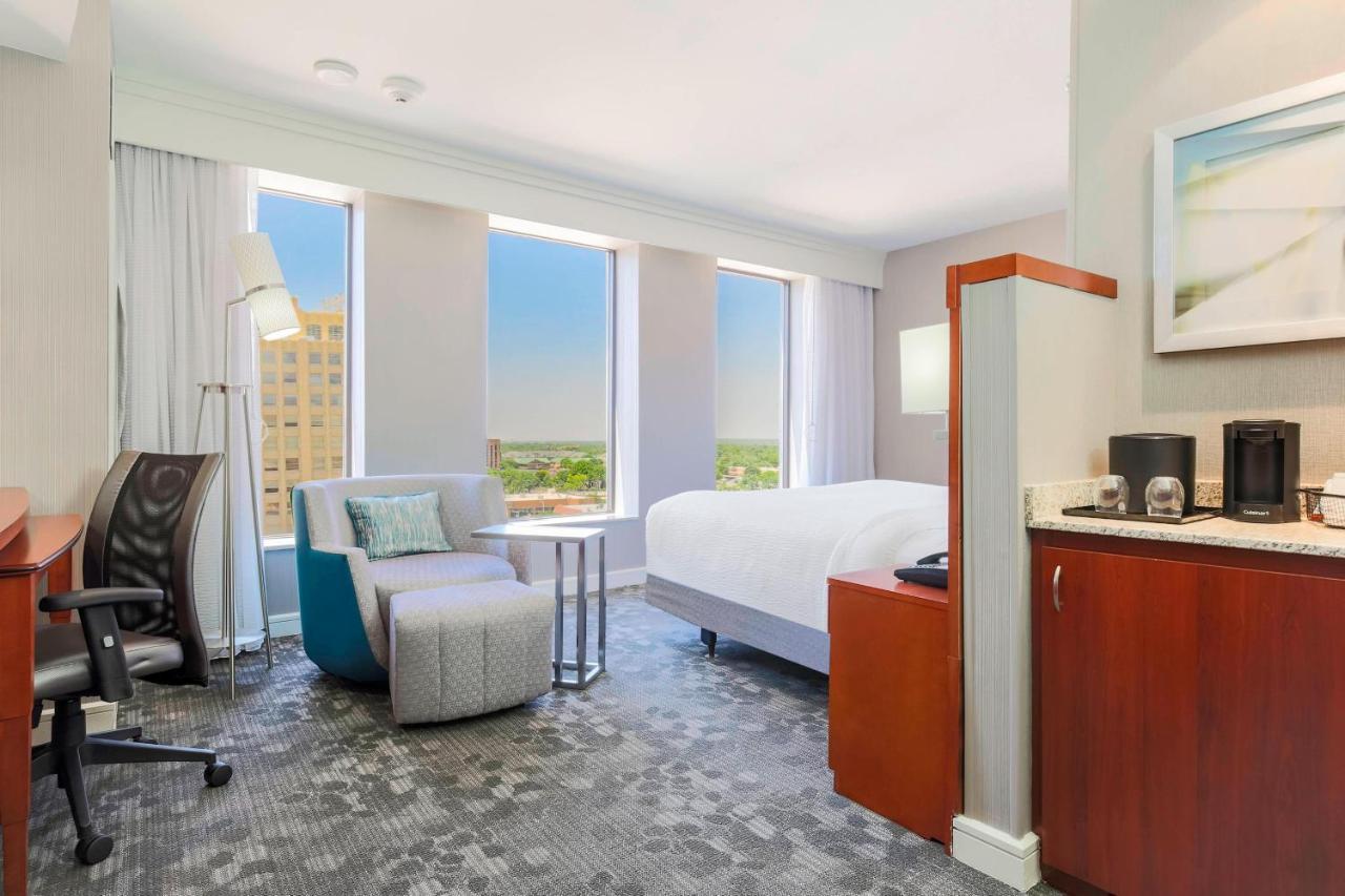 Отель Courtyard By Marriott Amarillo Downtown Экстерьер фото