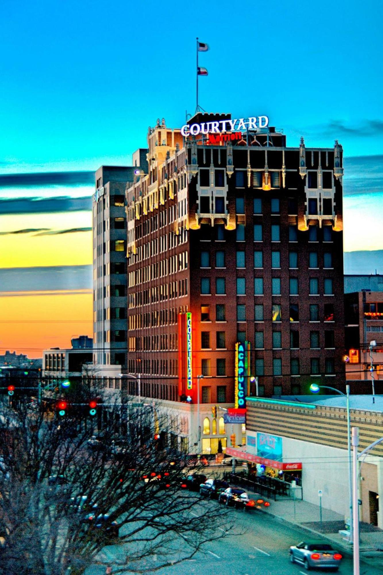 Отель Courtyard By Marriott Amarillo Downtown Экстерьер фото