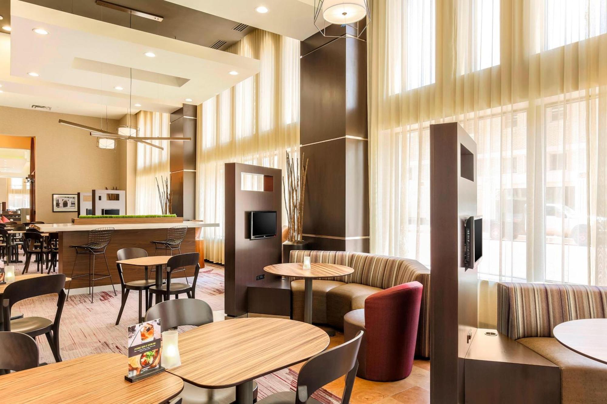 Отель Courtyard By Marriott Amarillo Downtown Экстерьер фото