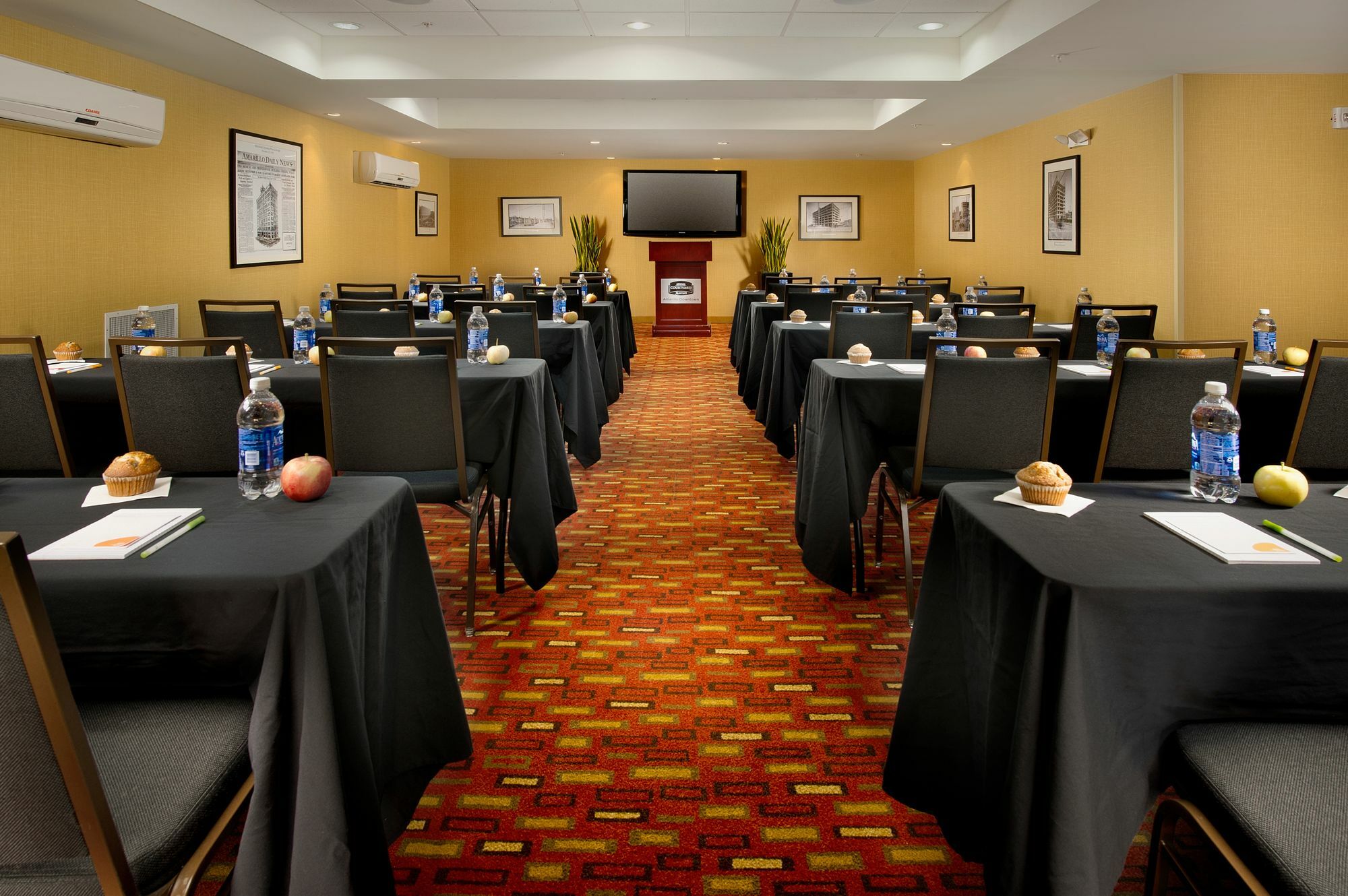 Отель Courtyard By Marriott Amarillo Downtown Экстерьер фото